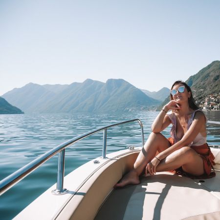 visuel article 450x450 (4) photo-woman-boat-sea